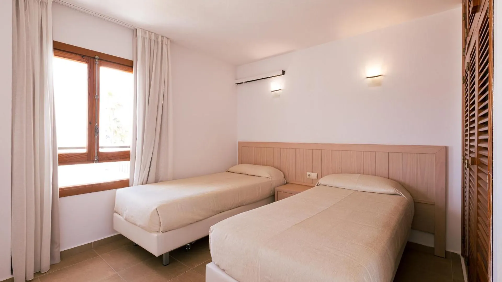 Bossa Bay - Mc Apartments Ibiza Spain
